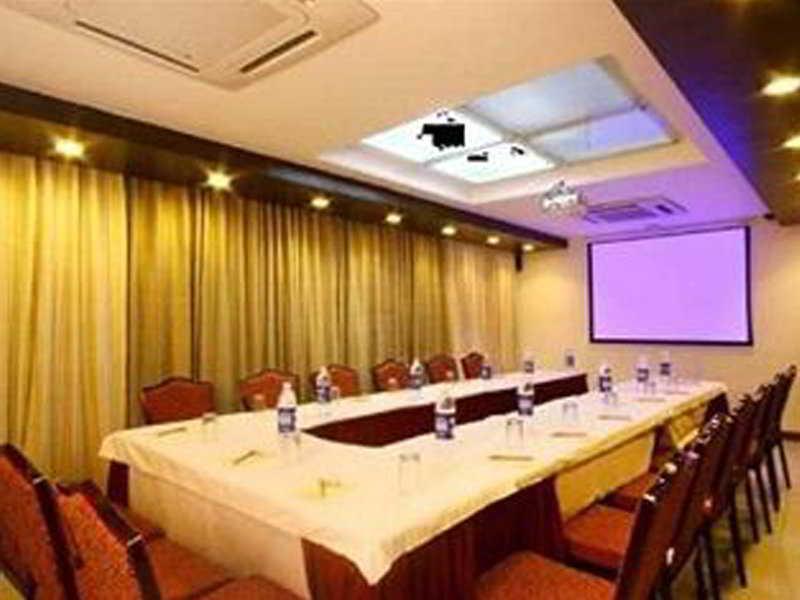 Hotel Mandakini Ambience Púna Kültér fotó